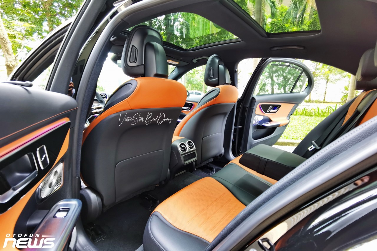 Cận cảnh Mercedes-Benz C300 AMG lắp ráp giá 2,089 tỷ đồng Cận cảnh Mercedes Benz C300 AMG lắp ráp giá 2,089 tỷ đồng