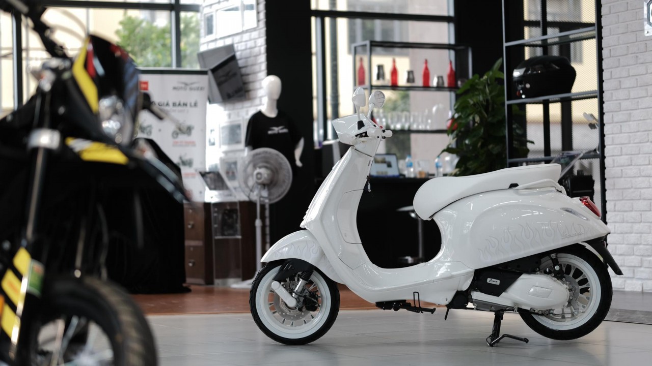 Ngắm Vespa Sprint phiên bản Justin Bieber có mặt tại Hà Nội
