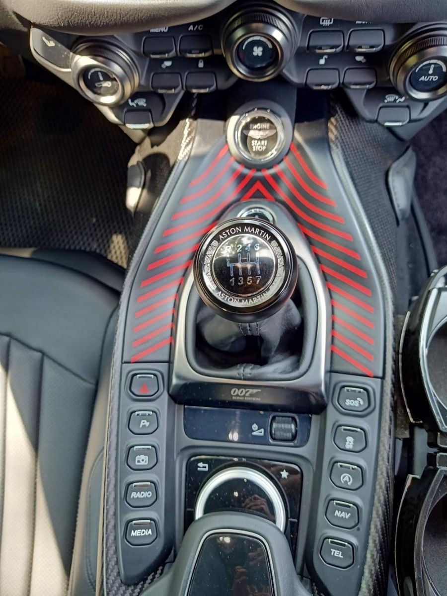 Aston Martin Vantage 007 Edition phiên bản số sàn có mặt tại Việt Nam Aston Martin Vantage 007 Edition phiên bản số sàn có mặt tại Việt Nam