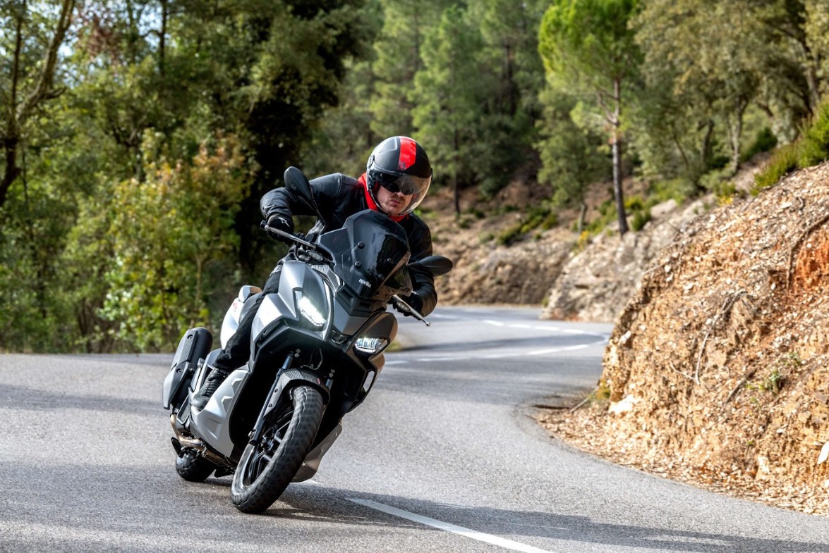 Ra mắt Aprilia SR GT 200, giá từ 97 triệu đồng Ra mắt Aprilia SR GT 200, giá từ 97 triệu đồng