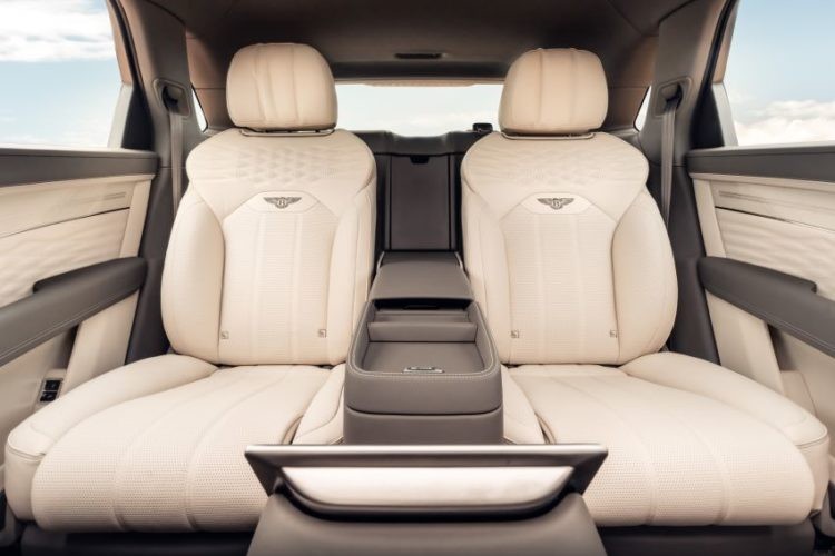 Bentley Bentayga EWB có thêm tùy chọn ghế Airline Seat hạng thương gia Bentley Bentayga EWB có thêm tùy chọn ghế Airline Seat hạng thương gia