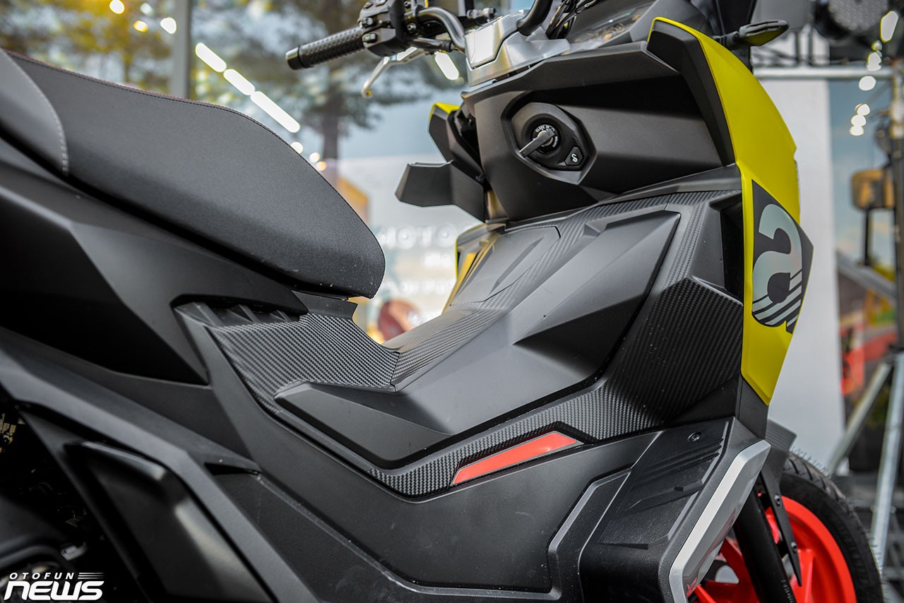 Hình chi tiết Aprilia SR GT 200 bản thể thao giá gần 100 triệu đồng