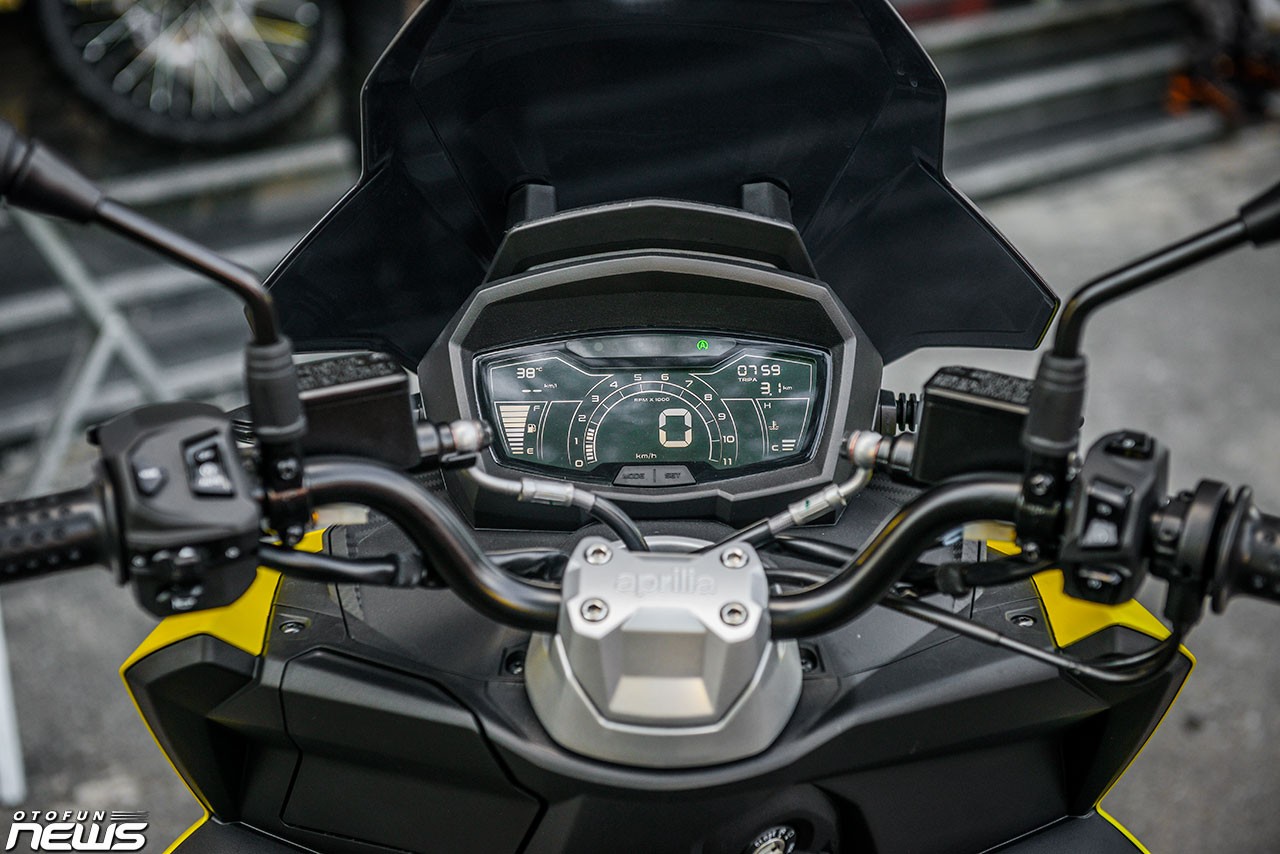 Hình chi tiết Aprilia SR GT 200 bản thể thao giá gần 100 triệu đồng