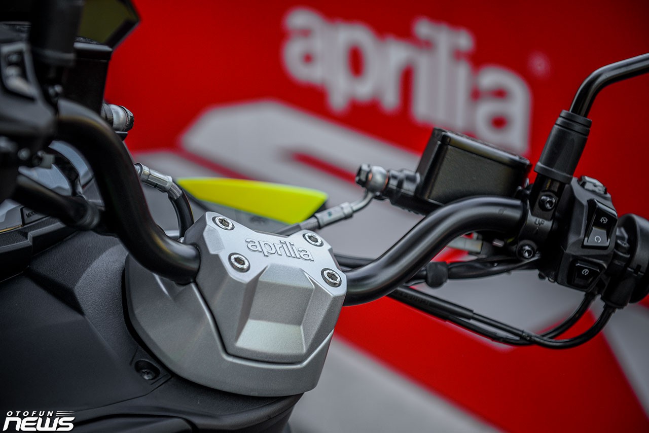 Hình chi tiết Aprilia SR GT 200 bản thể thao giá gần 100 triệu đồng