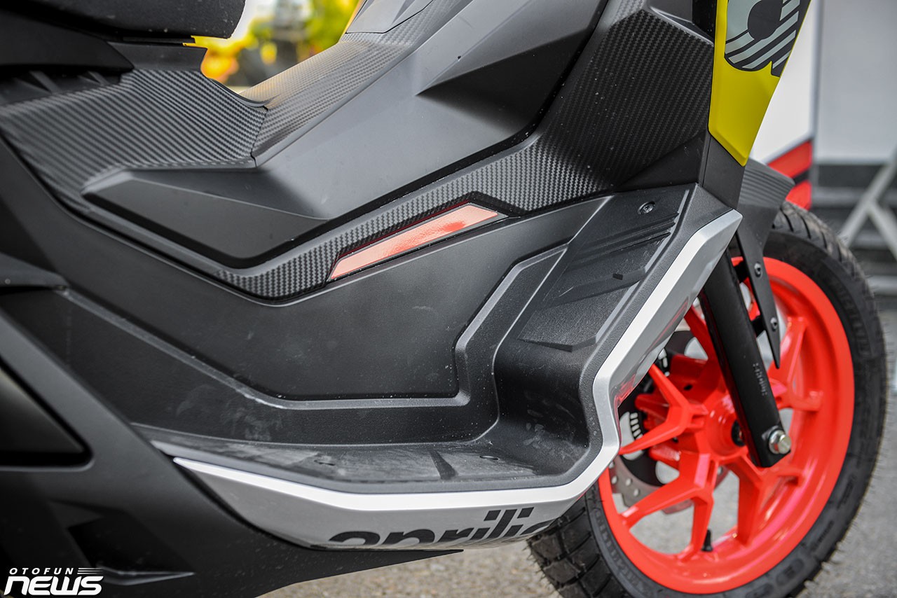 Hình chi tiết Aprilia SR GT 200 bản thể thao giá gần 100 triệu đồng