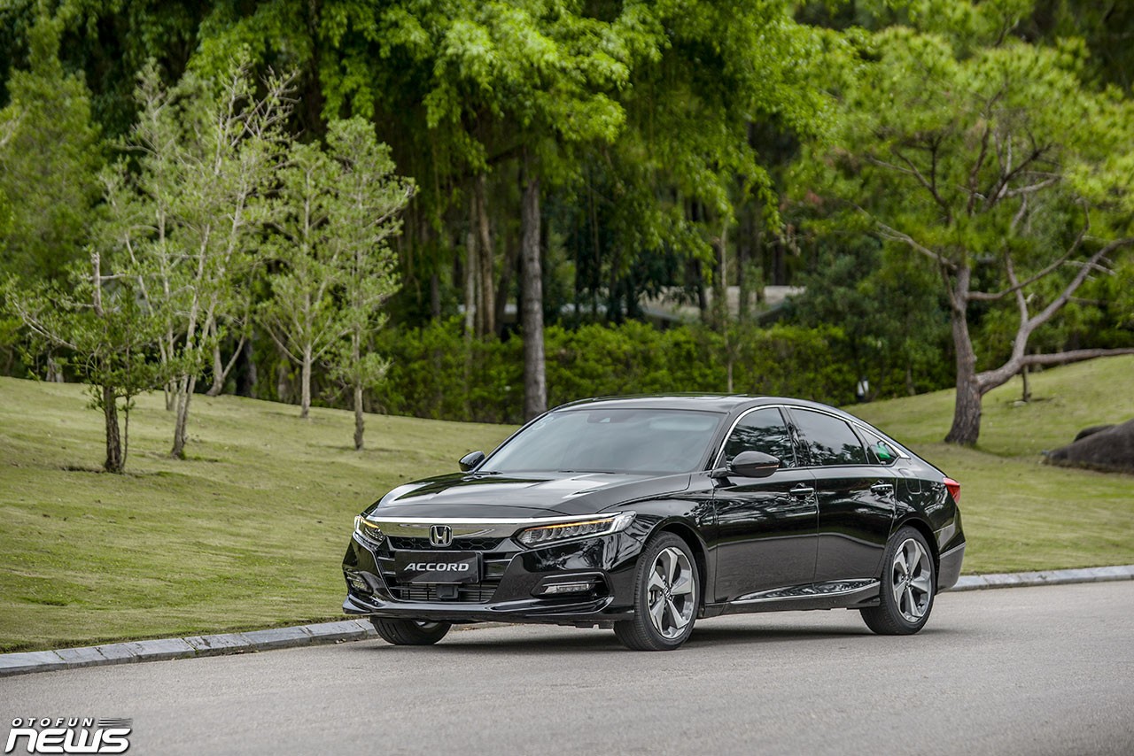 Honda Accord đời cũ với mức giảm lên tới 270 triệu đồng Honda Accord đời cũ với mức giảm lên tới 270 triệu đồng