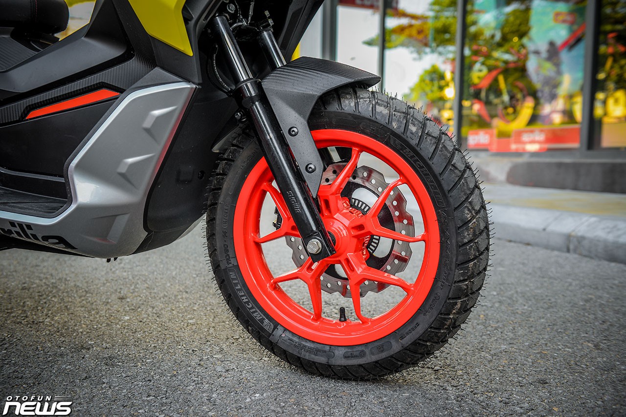 Hình chi tiết Aprilia SR GT 200 bản thể thao giá gần 100 triệu đồng