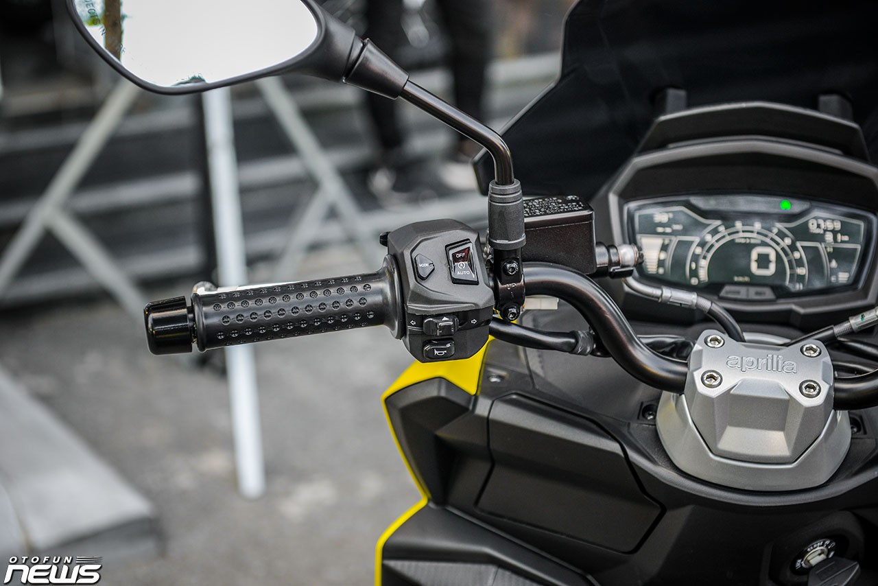 Hình chi tiết Aprilia SR GT 200 bản thể thao giá gần 100 triệu đồng