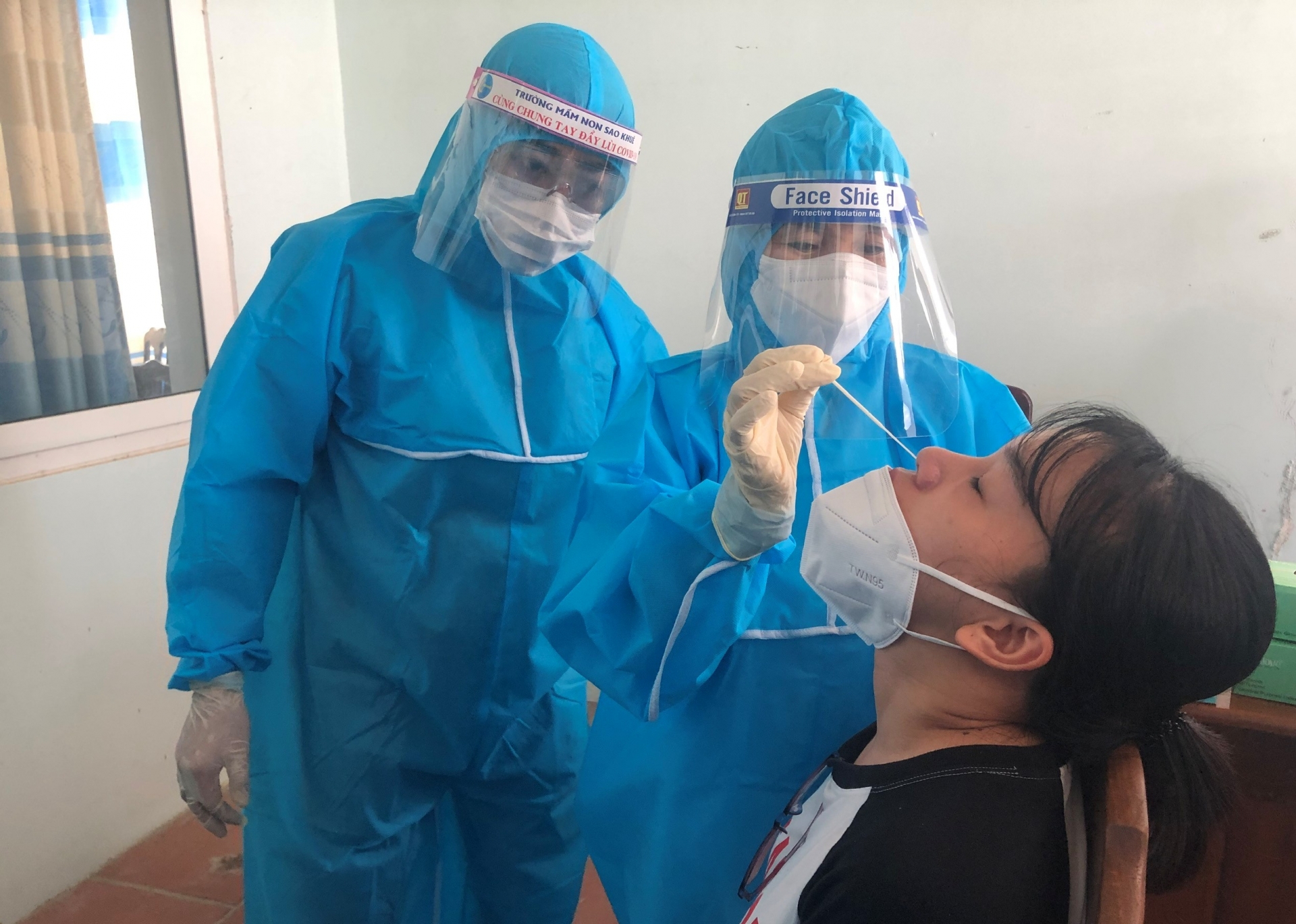 Con nhỏ chuẩn bị bước vào năm học mới, mẹ lên đường chi viện TP. HCM Con nhỏ chuẩn bị bước vào năm học mới, mẹ lên đường chi viện TP. HCM