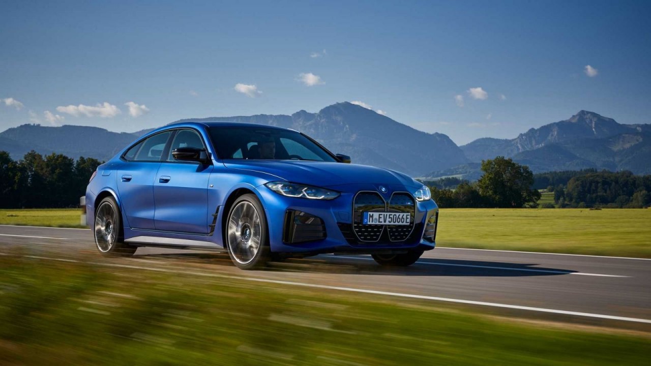 Triệu hồi BMW i4 và iX 2022 do nguy cơ cháy pin Triệu hồi BMW i4 và iX 2022 do nguy cơ cháy pin