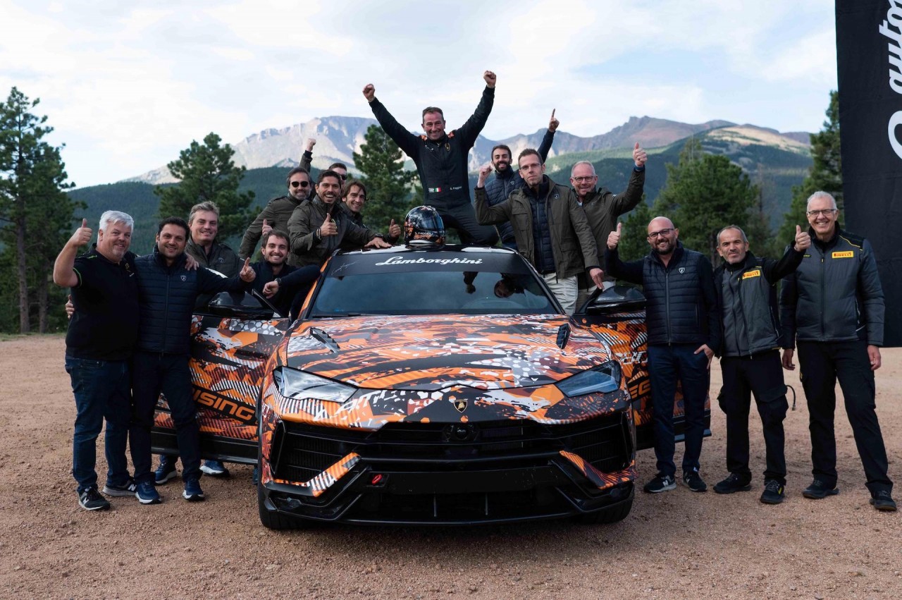 Lamborghini Urus lập kỷ lục tại đường đua Pikes Peak