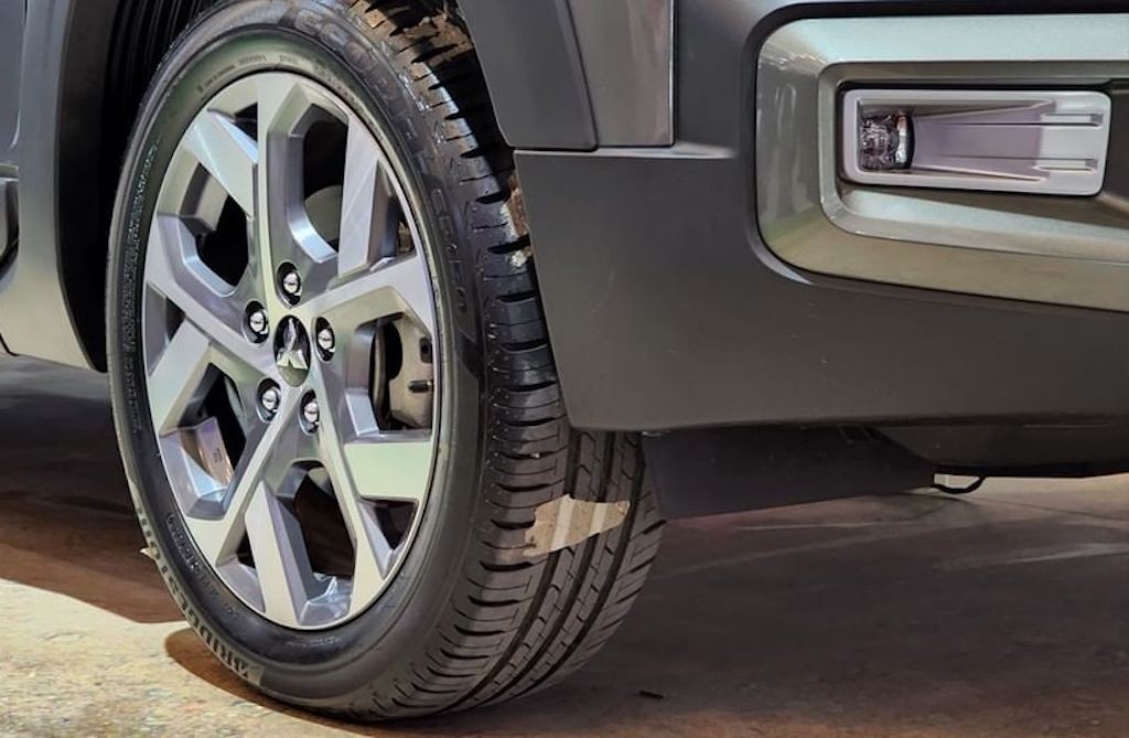 Mitsubishi Xpander Cross 2023 ra mắt tại Indonesia