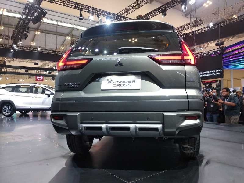 Mitsubishi Xpander Cross 2023 ra mắt tại Indonesia