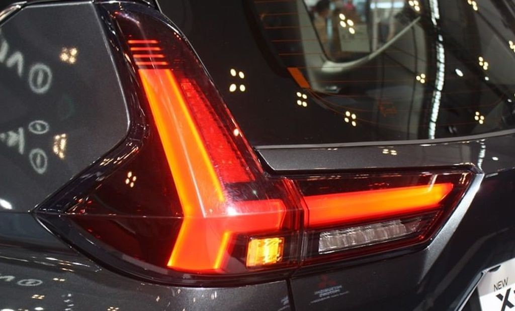 Mitsubishi Xpander Cross 2023 ra mắt tại Indonesia