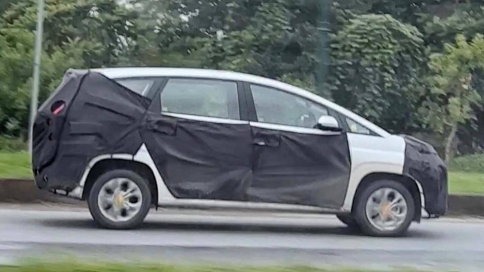 Hyundai Stargazer chạy thử tại Việt Nam, ngày ra mắt không còn xa?