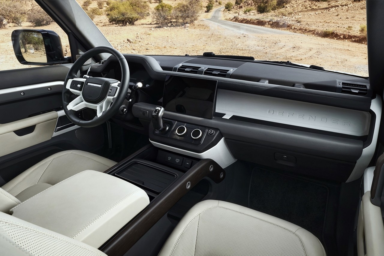 Land Rover Defender 130 mới có giá bán từ 5,7 tỷ đồng Land Rover Defender 130 mới có giá bán từ 5,7 tỷ đồng