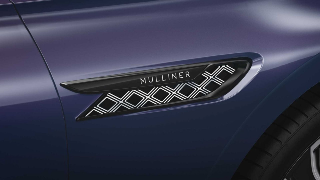 Bentley Flying Spur Mulliner có thêm gói trang bị Blackline Bentley Flying Spur Mulliner có thêm gói trang bị Blackline