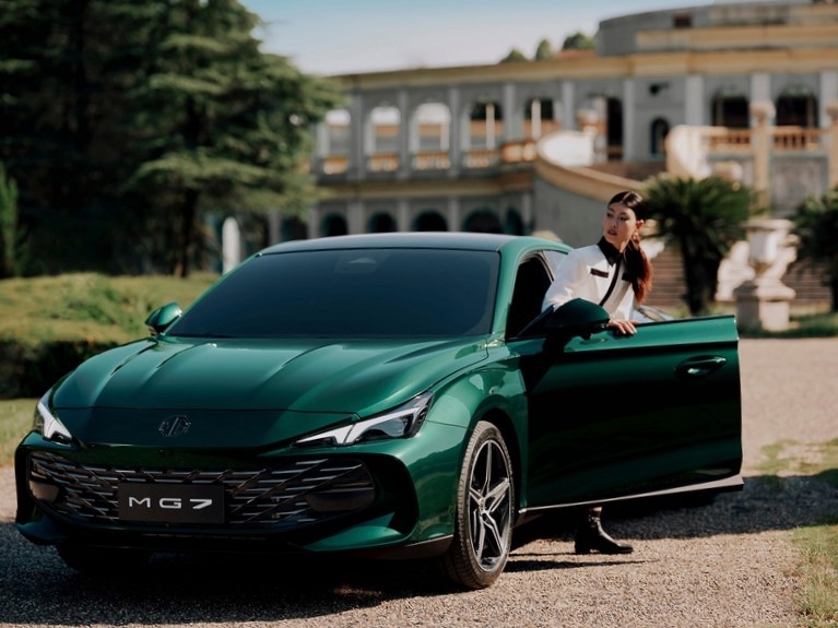MG7 2023 ra mắt, kiểu dáng fastback cực thể thao
