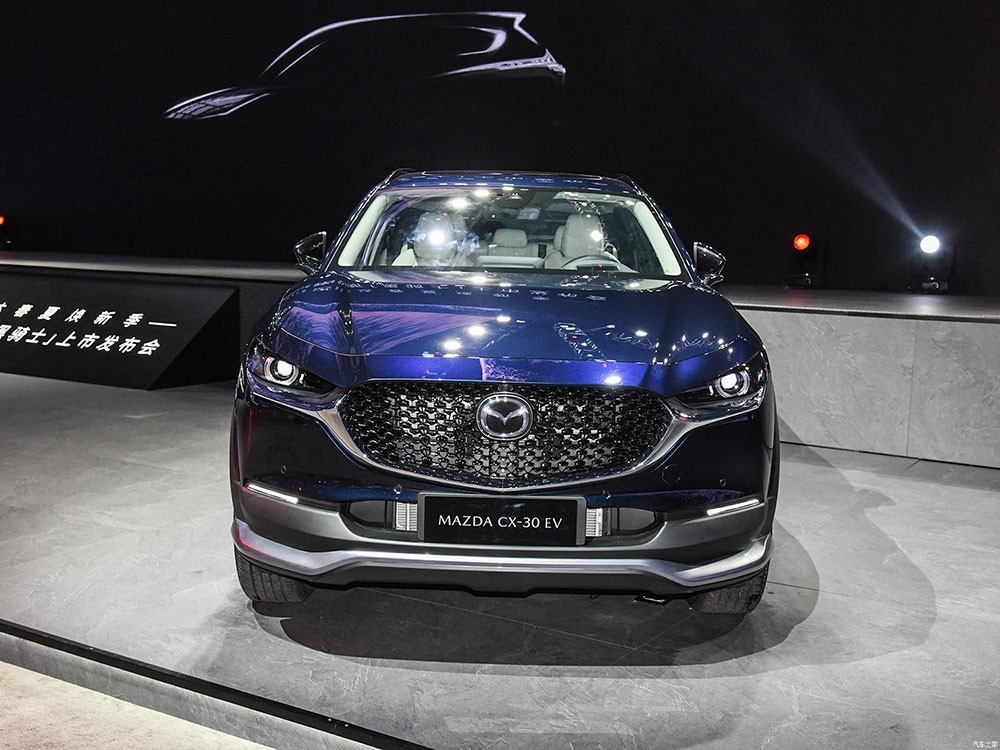 Mazda CX-30 phiên bản chạy điện chính thức được tung ra thị trường