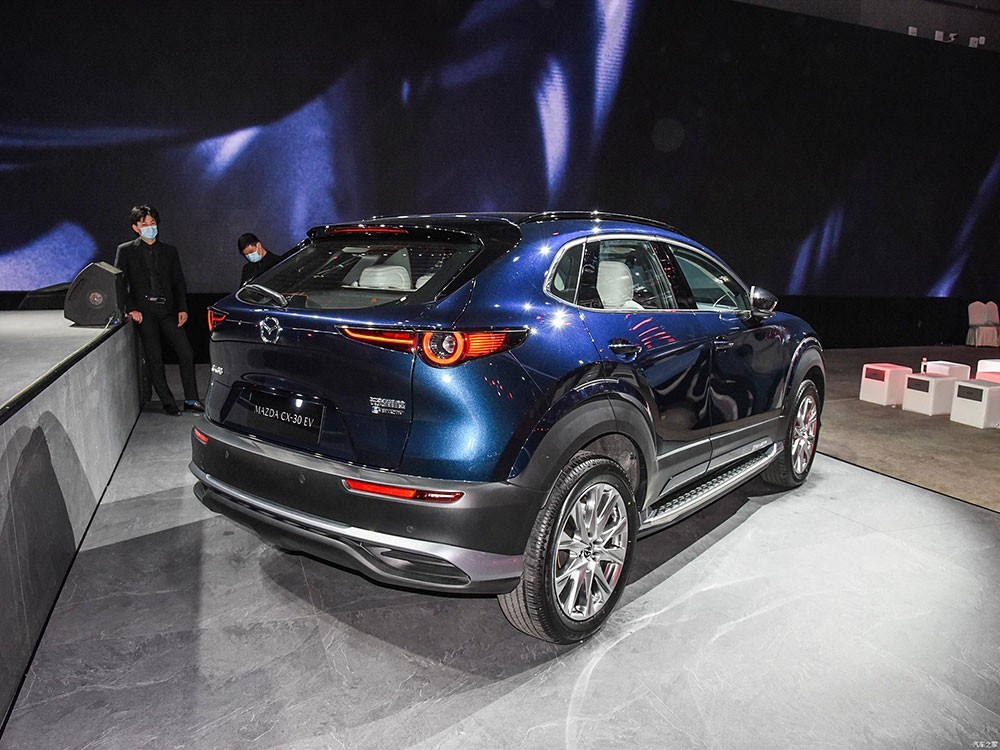 Mazda CX-30 phiên bản chạy điện chính thức được tung ra thị trường