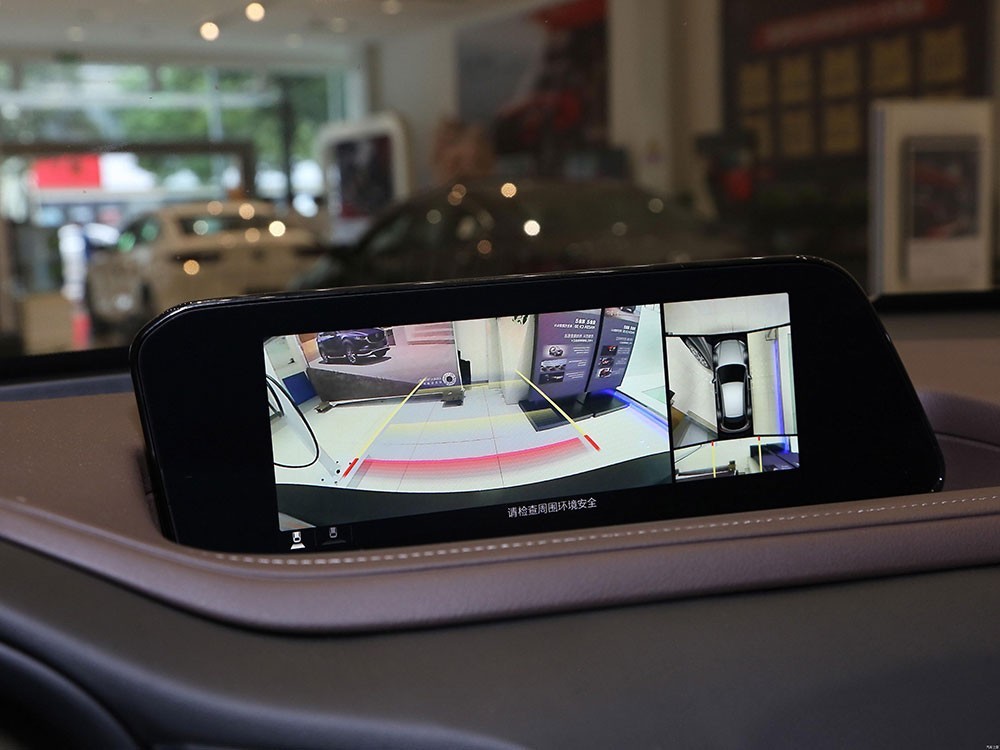 Mazda CX-30 phiên bản chạy điện chính thức được tung ra thị trường