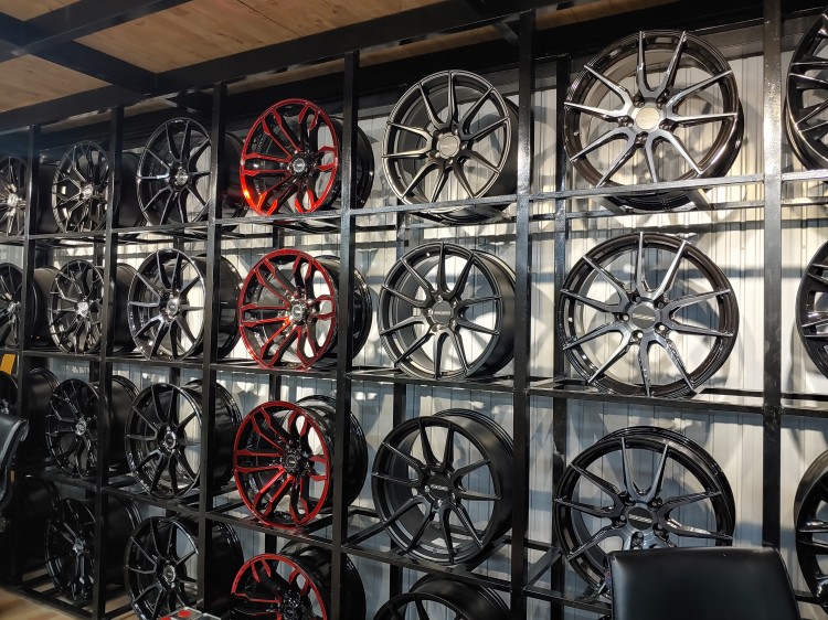 Thị trường phụ kiện ô tô sôi động với nhiều tên tuổi mới