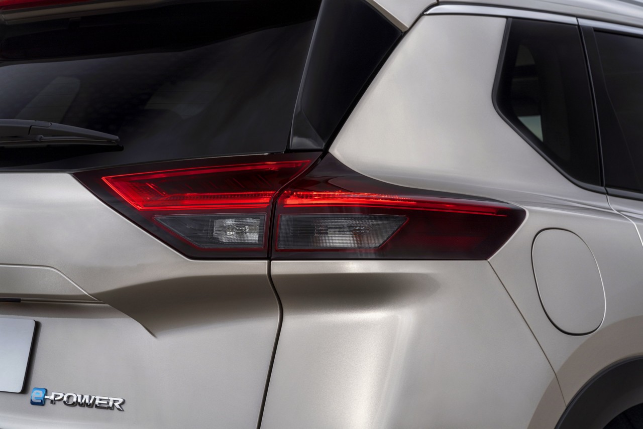 Nissan giới thiệu X-Trail hybrid tại châu Âu Nissan giới thiệu X Trail hybrid tại châu Âu