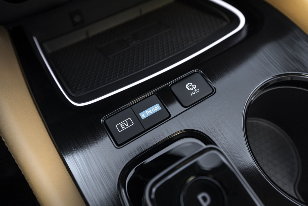 Nissan giới thiệu X-Trail hybrid tại châu Âu Nissan giới thiệu X Trail hybrid tại châu Âu