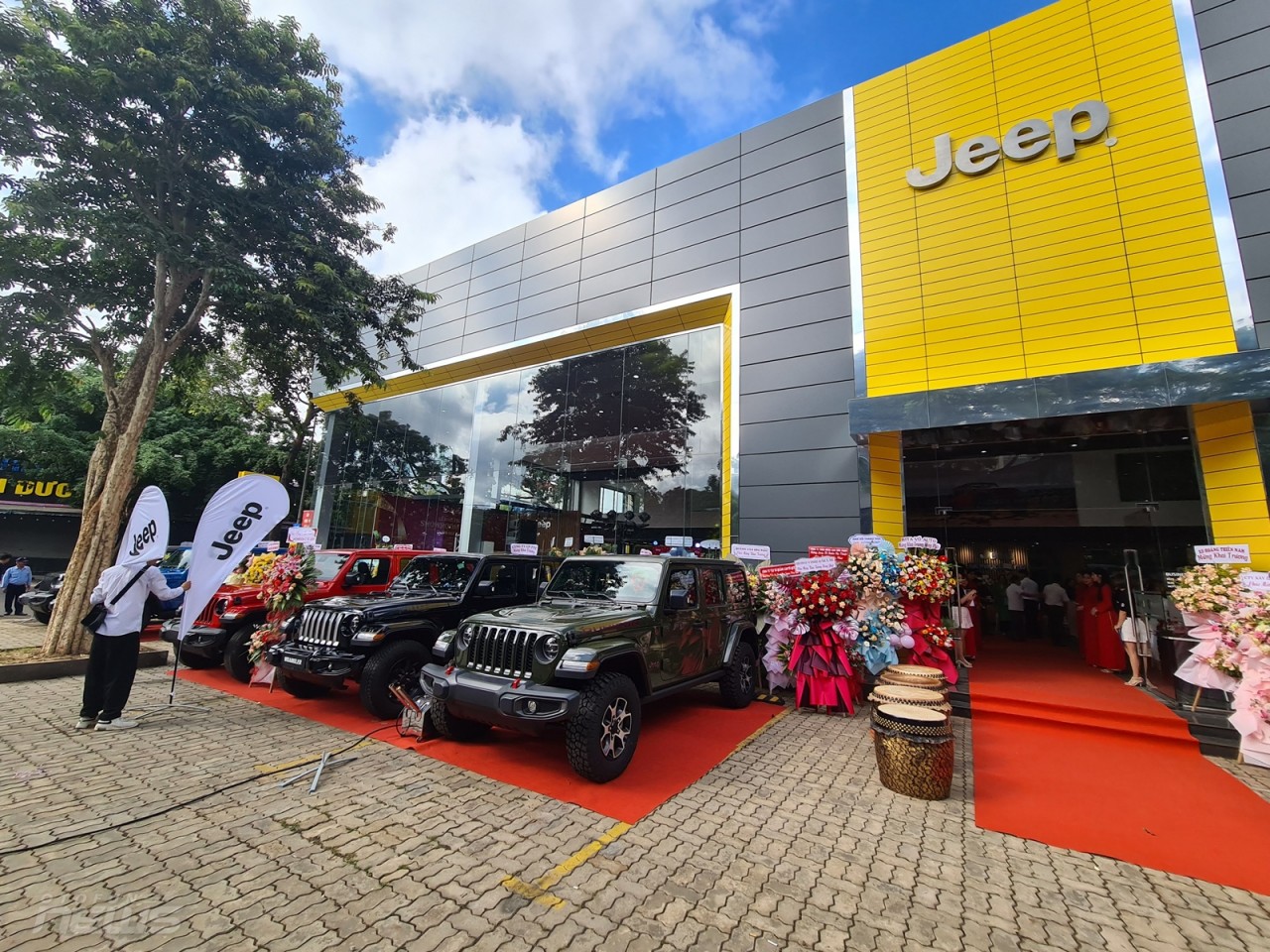 Đại lý Jeep Buôn Ma Thuột đi vào hoạt động