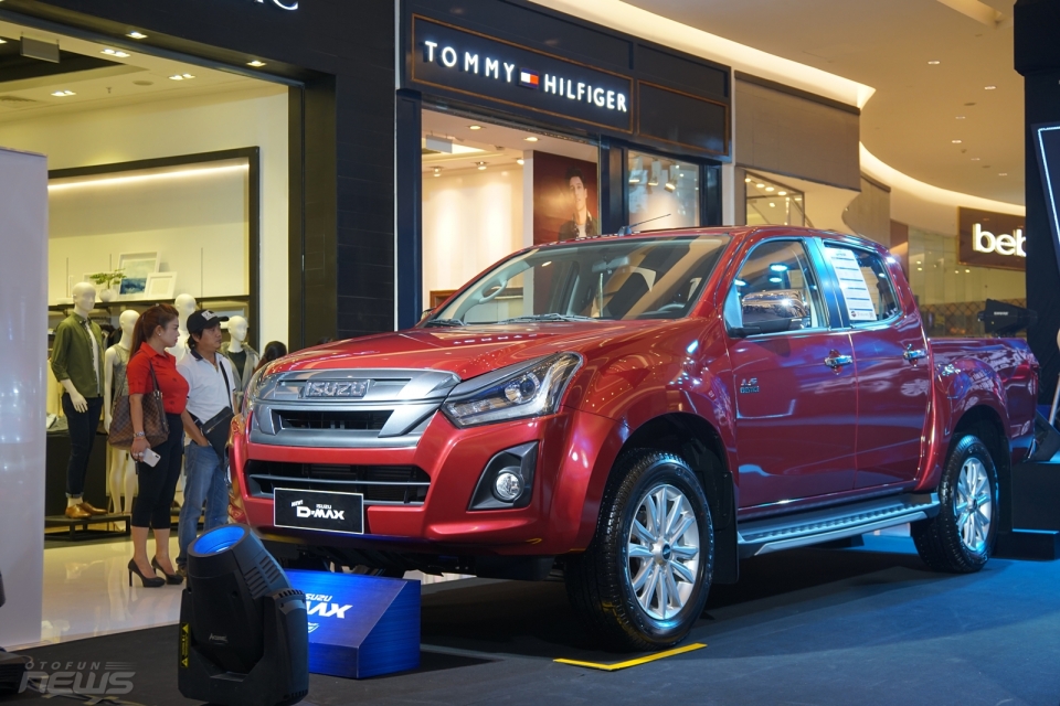 4715-isuzu-mu-x-d-max015