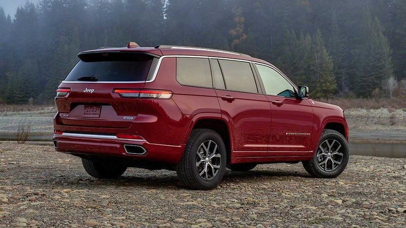Jeep Grand Cherokee L 2022 sắp được bán tại Việt Nam với giá từ 6,18 tỷ đồng