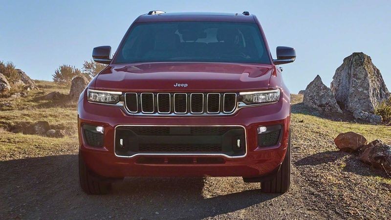Jeep Grand Cherokee L 2022 sắp được bán tại Việt Nam với giá từ 6,18 tỷ đồng