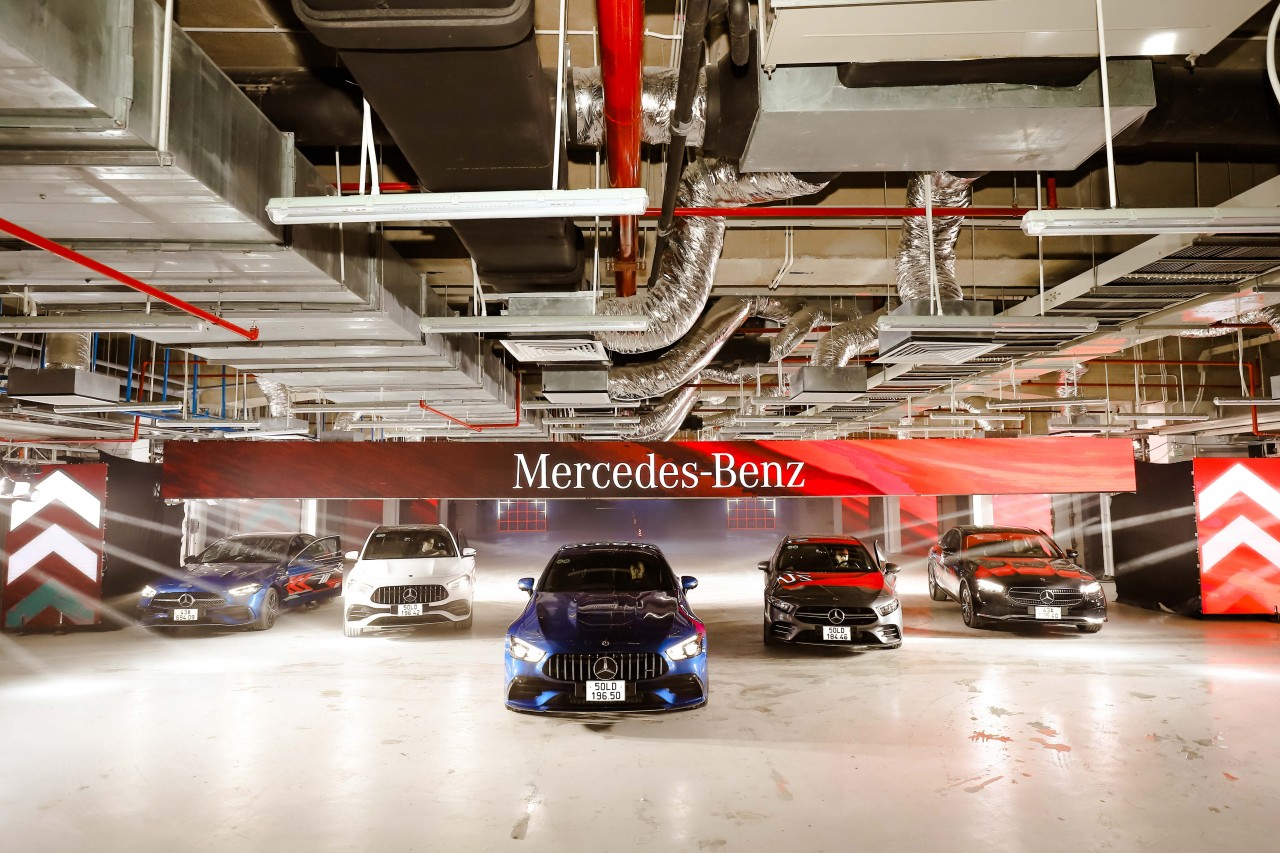 Trải nghiệm 14 dòng xe Mercedes-Benz tại trường đua F1 Việt Nam Trải nghiệm 14 dòng xe Mercedes-Benz tại trường đua F1 Việt Nam