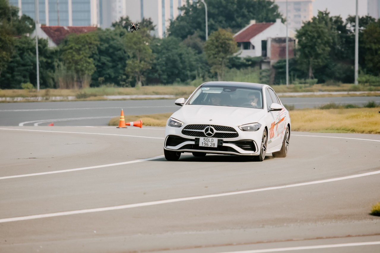 Trải nghiệm 14 dòng xe Mercedes-Benz tại trường đua F1 Việt Nam Trải nghiệm 14 dòng xe Mercedes-Benz tại trường đua F1 Việt Nam