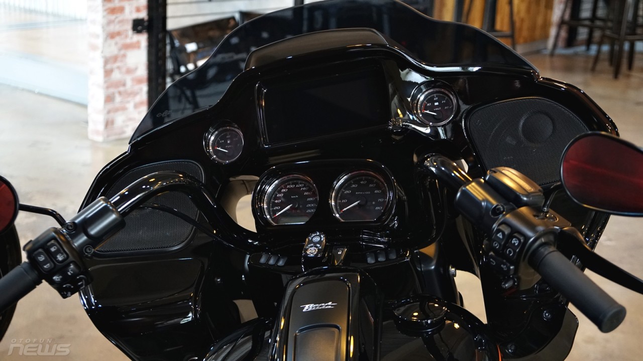 Harley Davidson giới thiệu phối màu Apex Factory Custom Paint với số lượng giới hạn