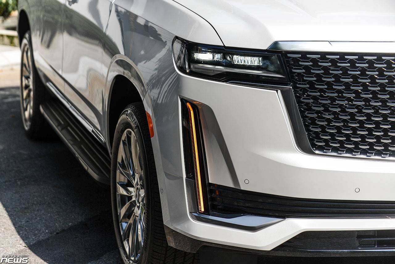 Cận cảnh hàng hiếm Cadillac Escalade ESV máy dầu giá 8,5 tỷ đồng Cận cảnh hàng hiếm Cadillac Escalade ESV máy dầu giá 8,5 tỷ đồng