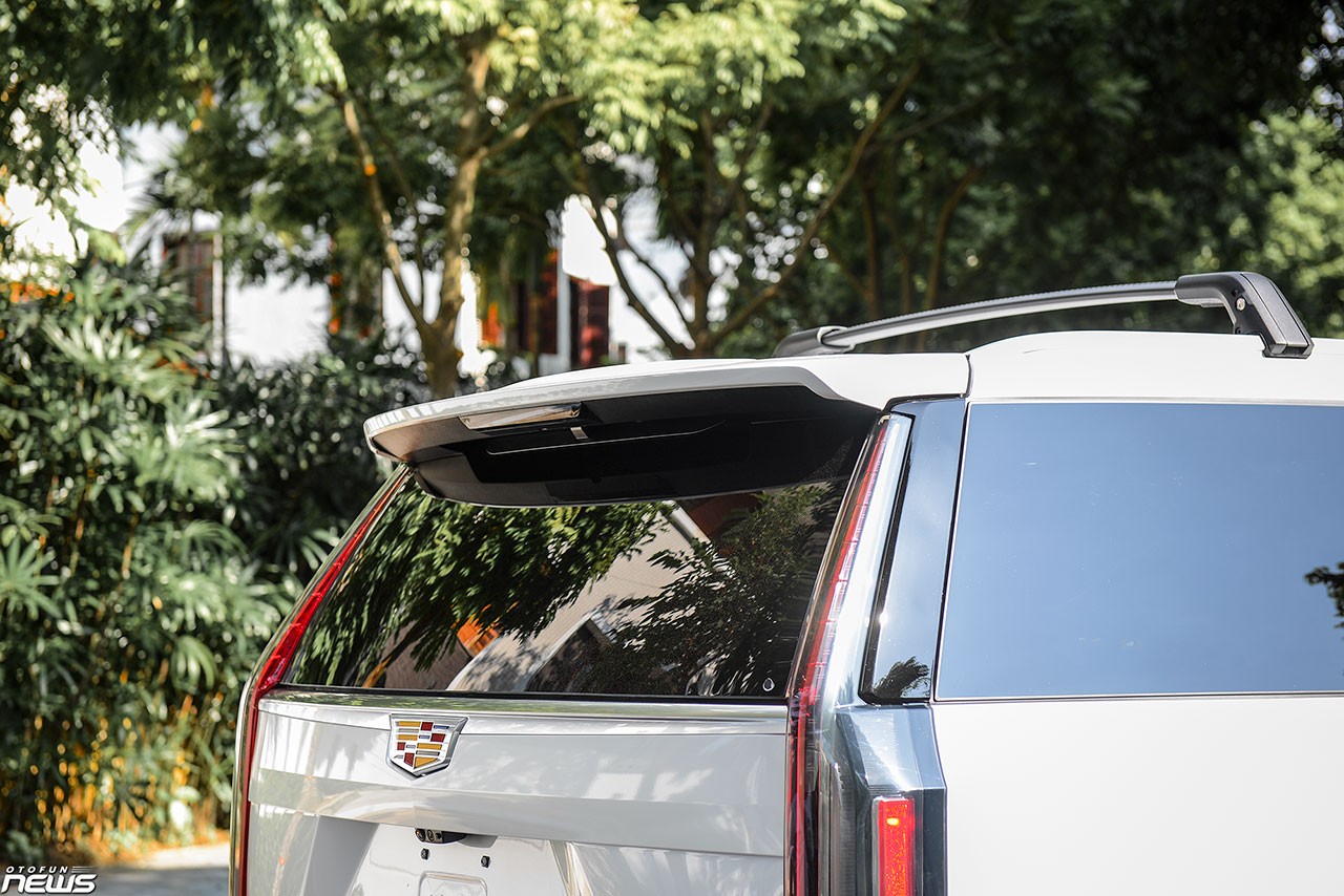 Cận cảnh hàng hiếm Cadillac Escalade ESV máy dầu giá 8,5 tỷ đồng Cận cảnh hàng hiếm Cadillac Escalade ESV máy dầu giá 8,5 tỷ đồng