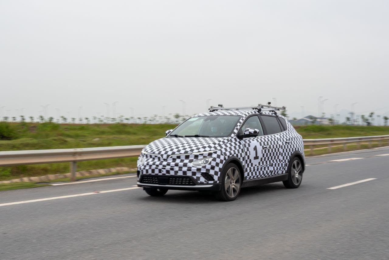 Xuất hiện VinFast VF e34 thử nghiệm trên phố Xuất hiện VinFast VF e34 thử nghiệm trên phố