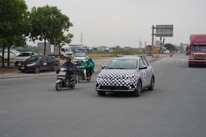 Xuất hiện VinFast VF e34 thử nghiệm trên phố Xuất hiện VinFast VF e34 thử nghiệm trên phố