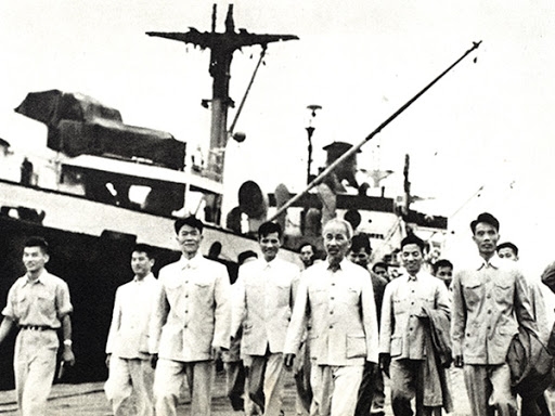 “Làm cán bộ nhưng đừng bao giờ làm mất chất công nhân” “Làm cán bộ nhưng đừng bao giờ làm mất chất công nhân”