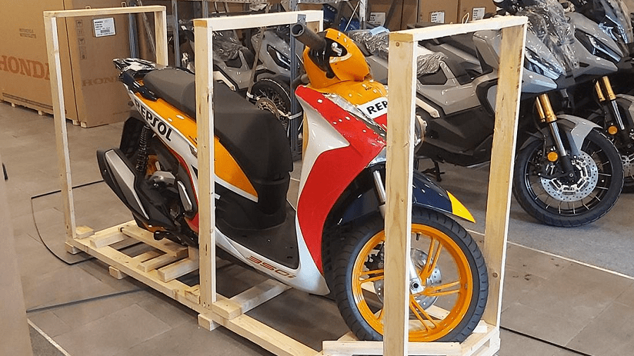 Honda SH350i phiên bản Repsol đầu tiên về Việt Nam