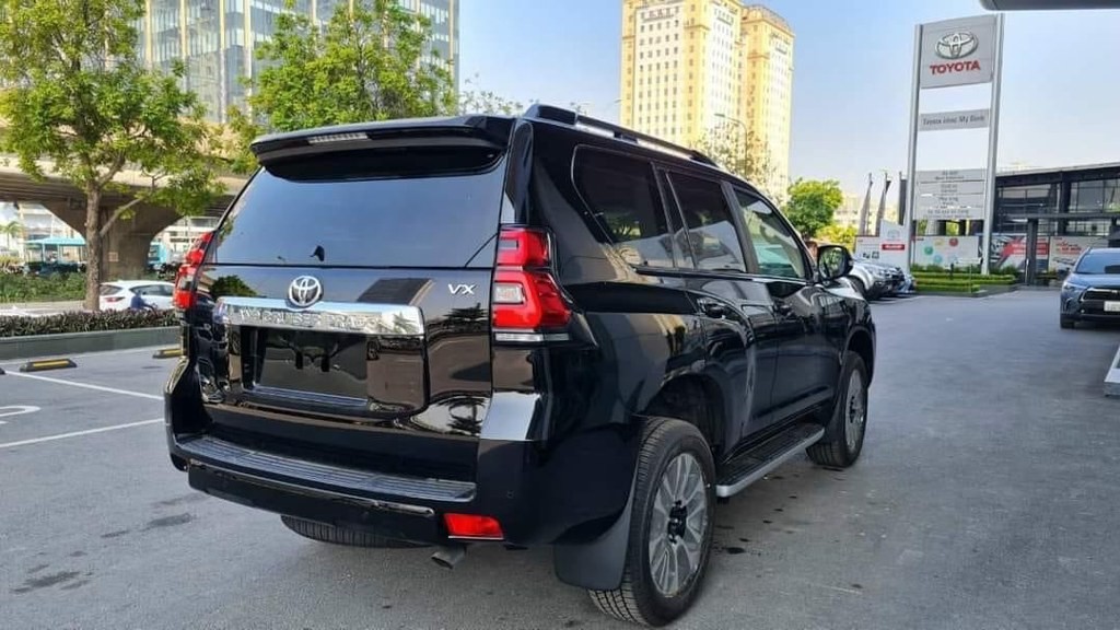 Hình thực thế Toyota Land Cruiser Prado tại Hà Nội Hình thực thế Toyota Land Cruiser Prado tại Hà Nội