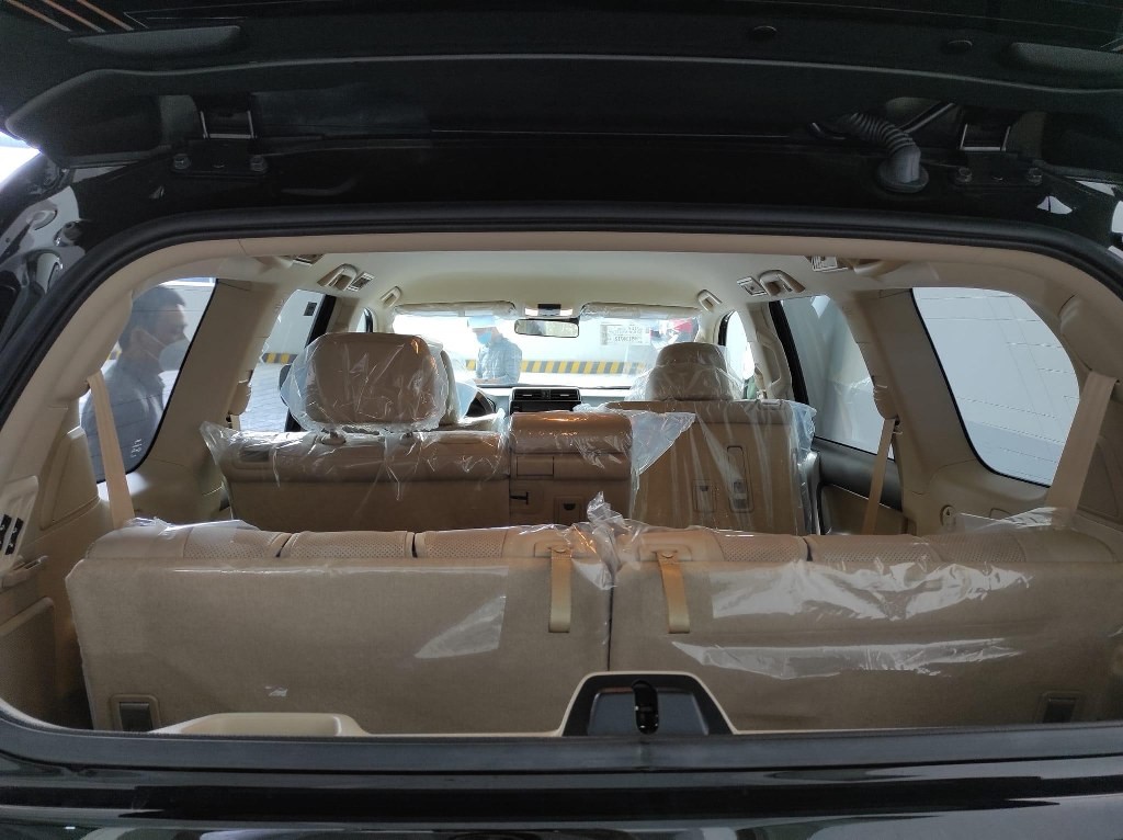 Hình thực thế Toyota Land Cruiser Prado tại Hà Nội Hình thực thế Toyota Land Cruiser Prado tại Hà Nội