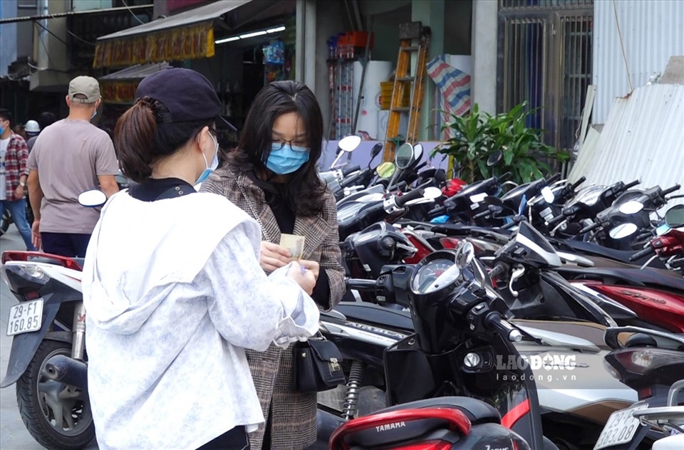 “Loạn” bãi gửi xe tại các ga đường sắt Cát Linh- Hà Đông