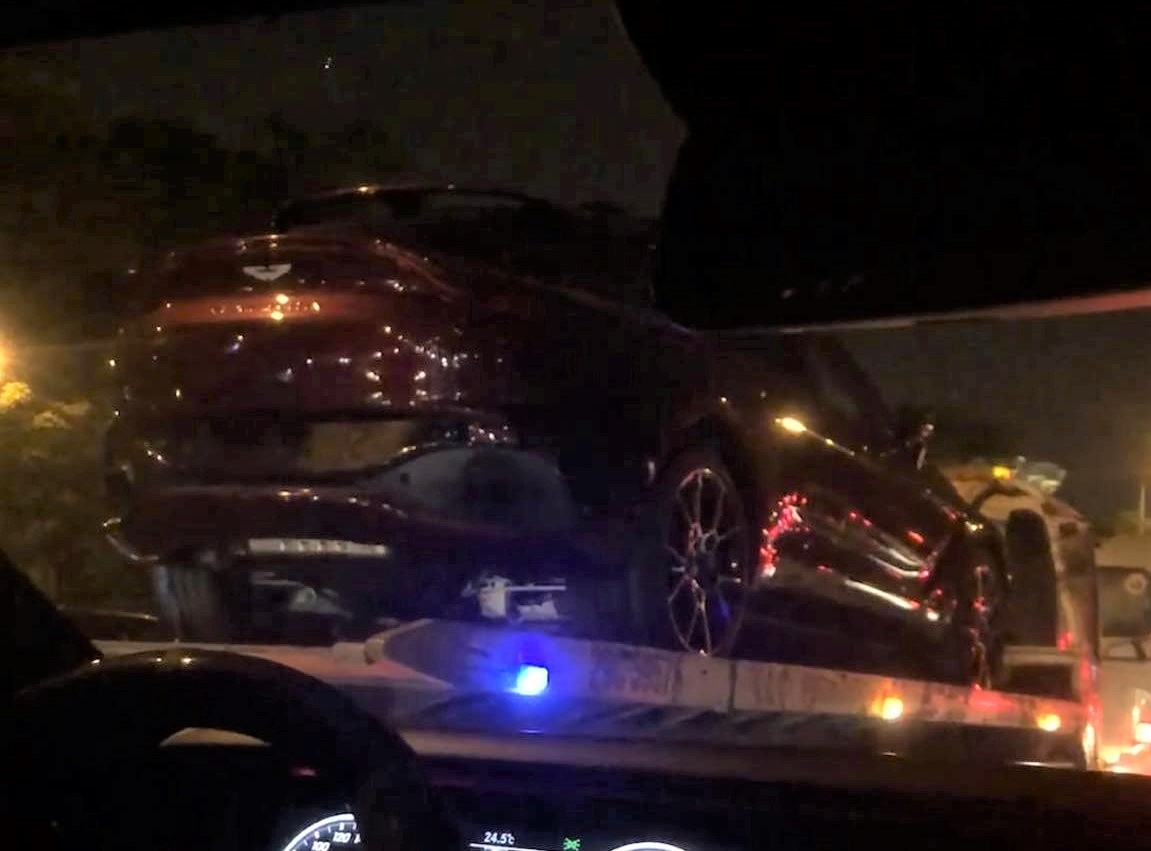 Aston Martin DBX thứ hai đặt chân đến Việt Nam Aston Martin DBX thứ hai đặt chân đến Việt Nam