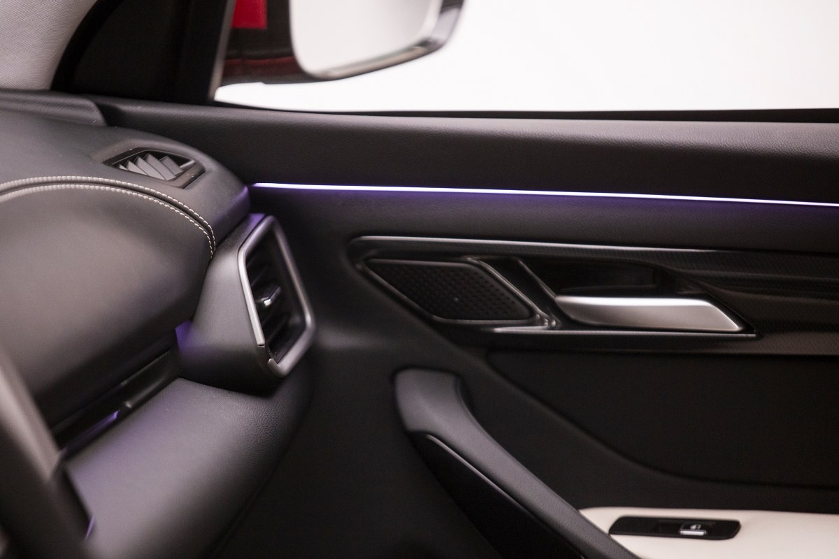 Chi tiết xe điện VinFast VF e35 vừa ra mắt