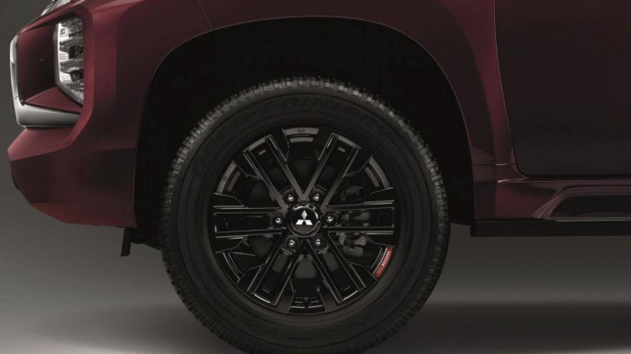 Mitsubishi Pajero Sport phiên bản đặc biệt kỷ niệm 60 năm ra mắt, giá từ 1 tỷ đồng