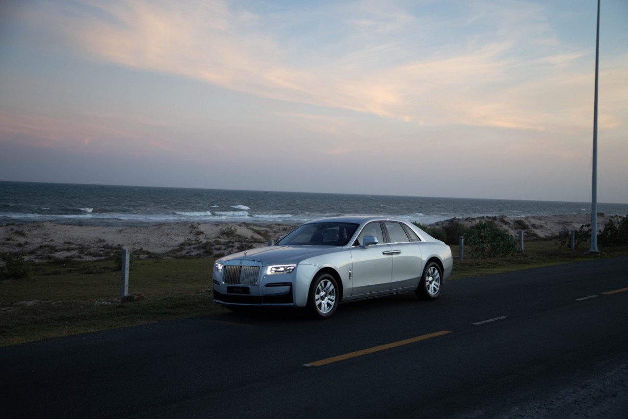 Rolls Royce New Ghost đồng điệu với thiên nhiên rừng và biển Vũng Tàu Rolls Royce New Ghost đồng điệu với thiên nhiên rừng và biển Vũng Tàu