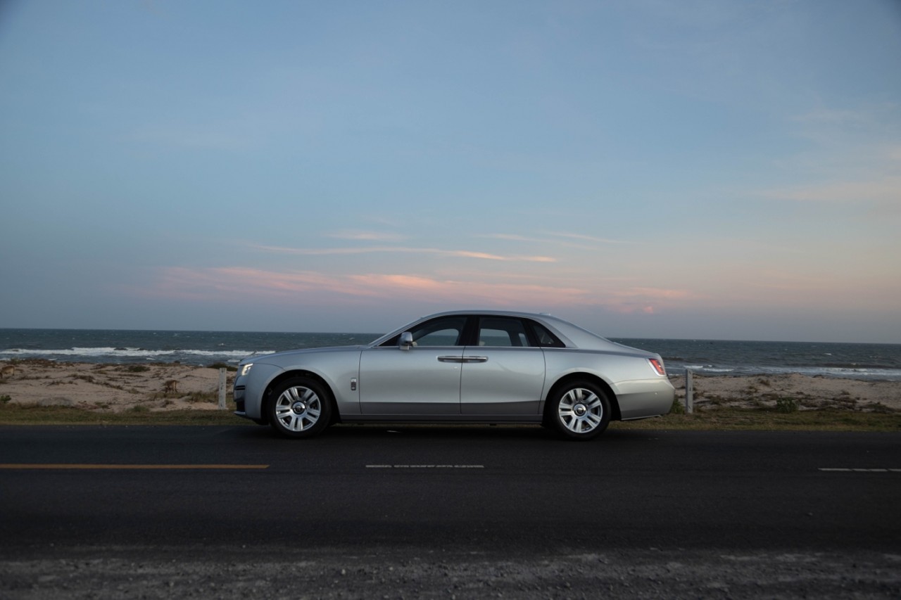 Rolls Royce New Ghost đồng điệu với thiên nhiên rừng và biển Vũng Tàu Rolls Royce New Ghost đồng điệu với thiên nhiên rừng và biển Vũng Tàu