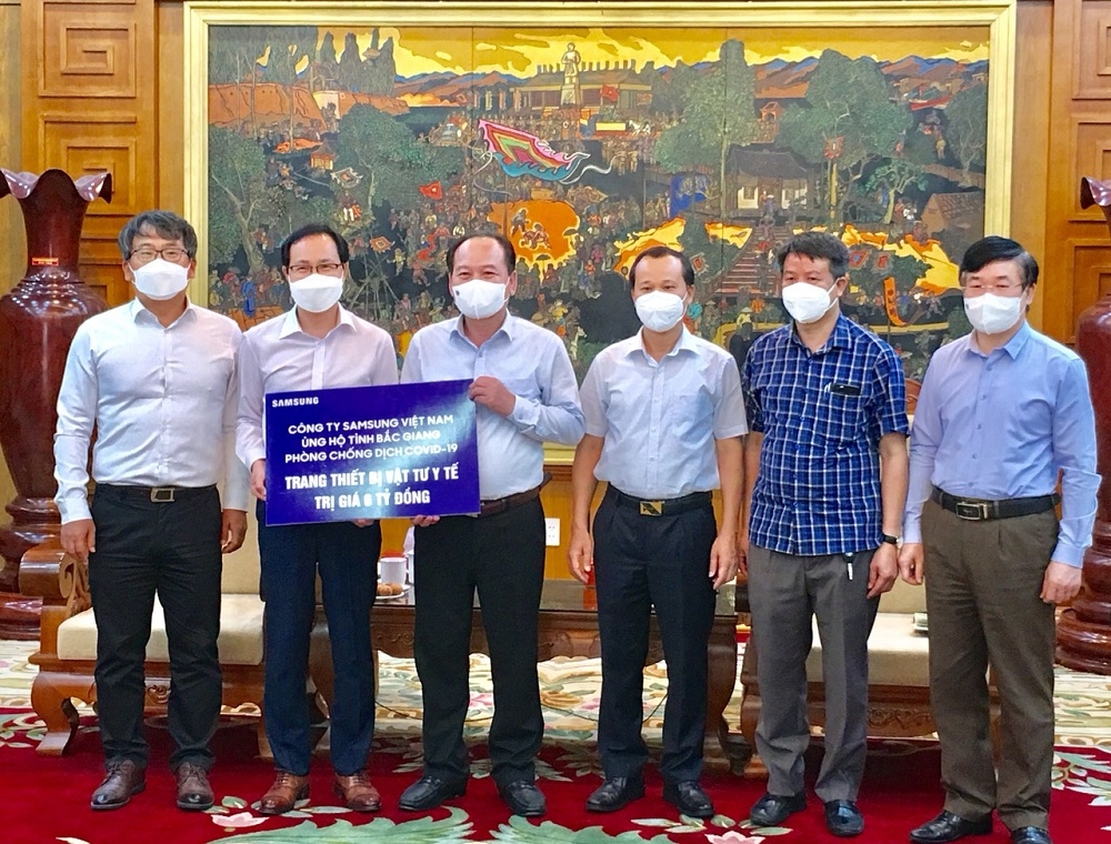 Samsung Việt Nam ủng hộ 56 tỷ đồng chung tay phòng, chống dịch Covid-19
